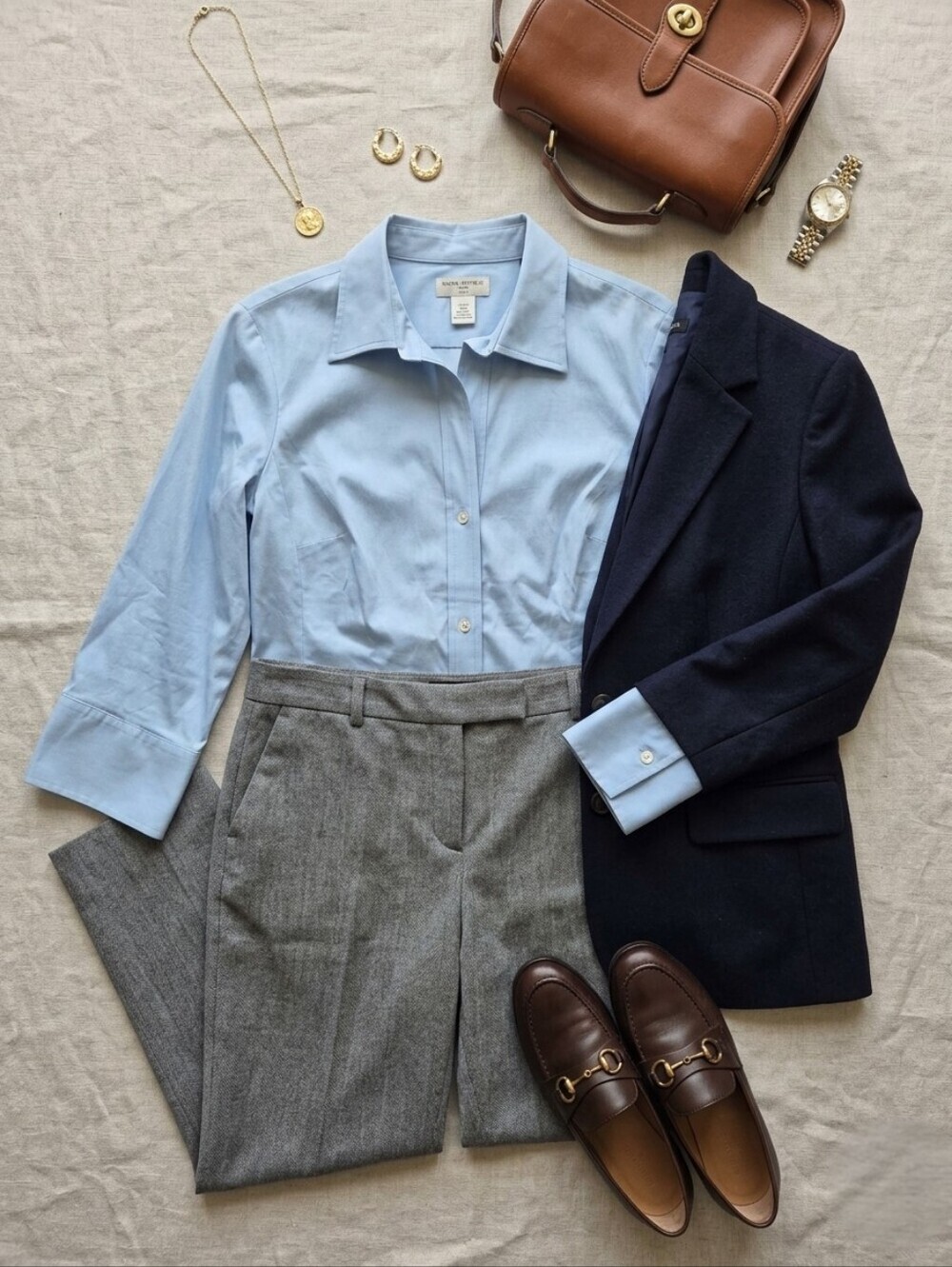 Banana Republic Women's XL Petite Light Blue Button-Up Blouse - Picture 5 of 5